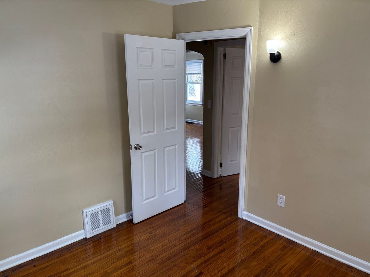 4119 Nebraska Ave - Photo 3 of 15