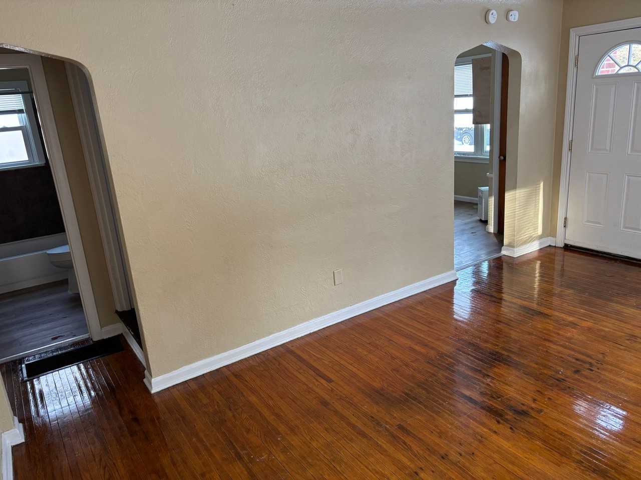 4119 Nebraska Ave - Photo 4 of 15