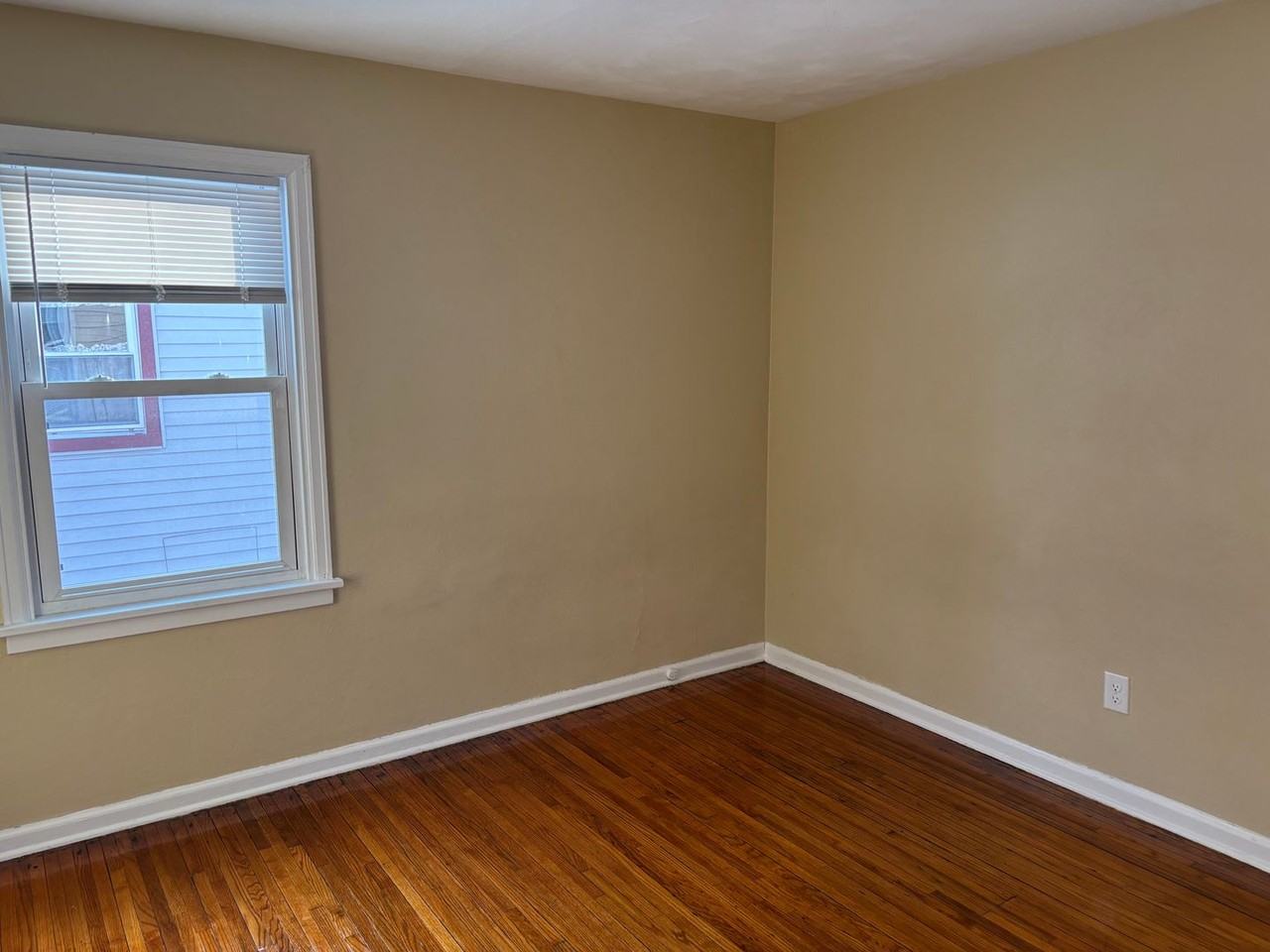 4119 Nebraska Ave - Photo 5 of 15