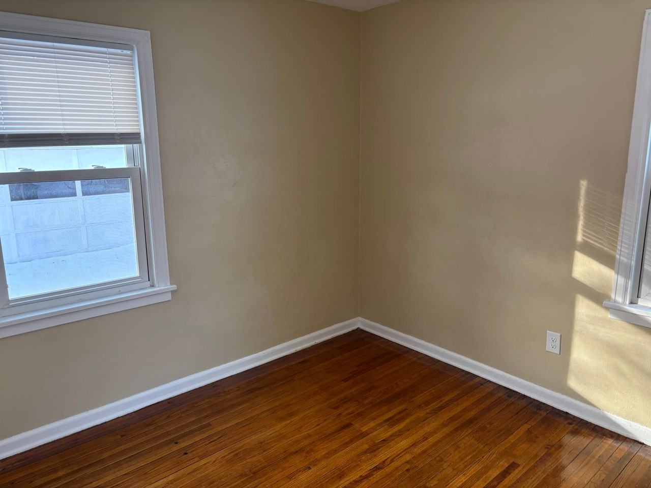 4119 Nebraska Ave - Photo 7 of 15