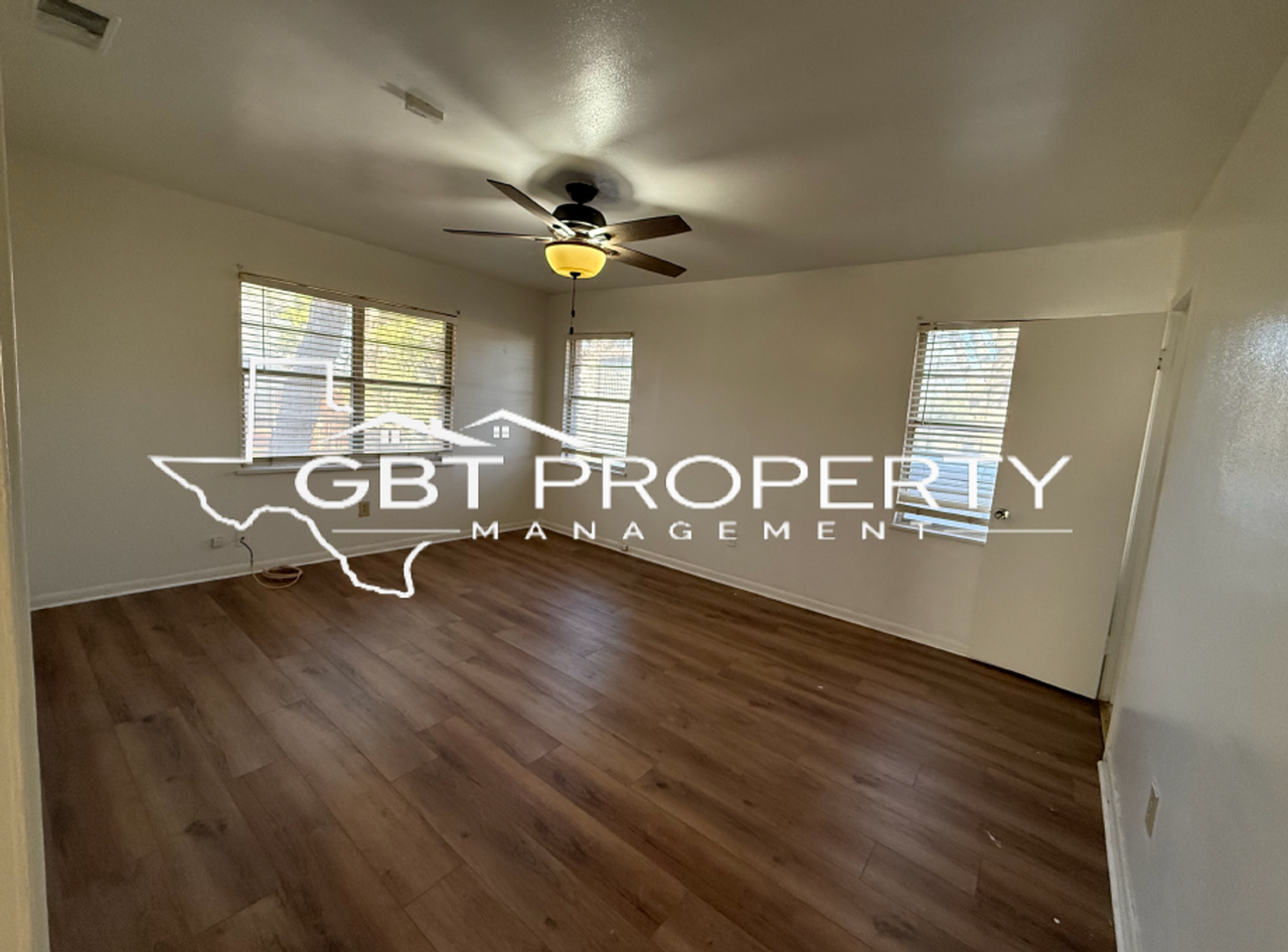 2209 Stewart Dr - Photo 6 of 14