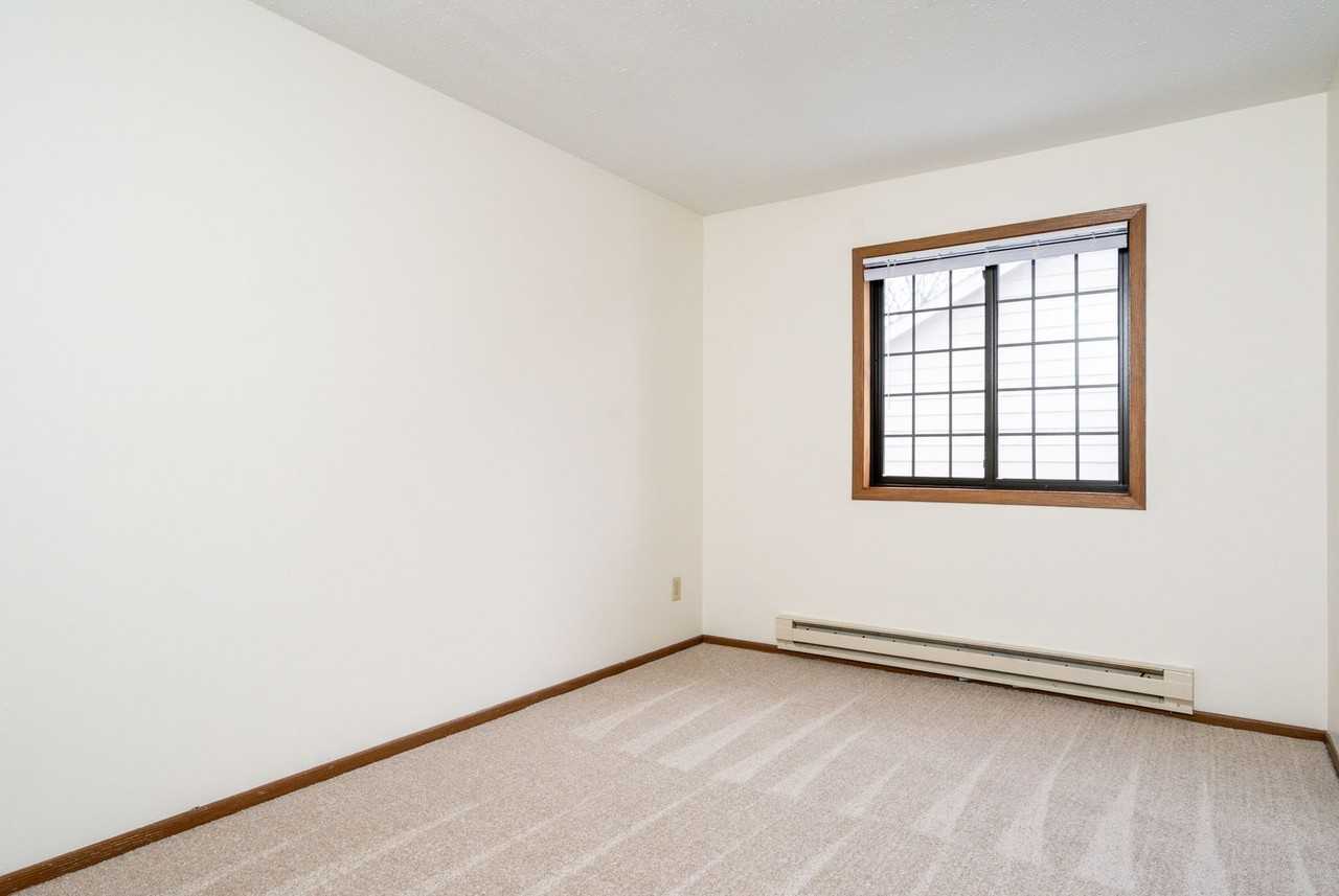 Woodcrest Townhomes - Photo 5 of 12