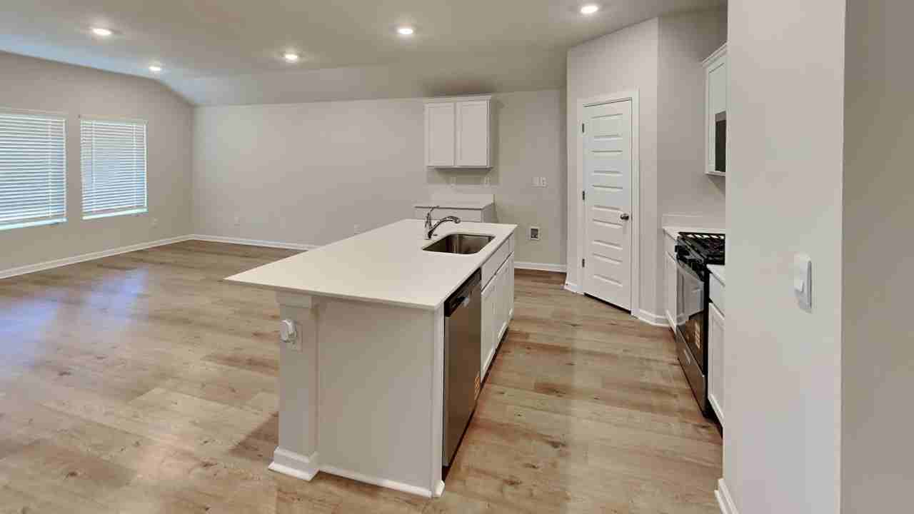 6101 Green Meadow Ln - Photo 4 of 20