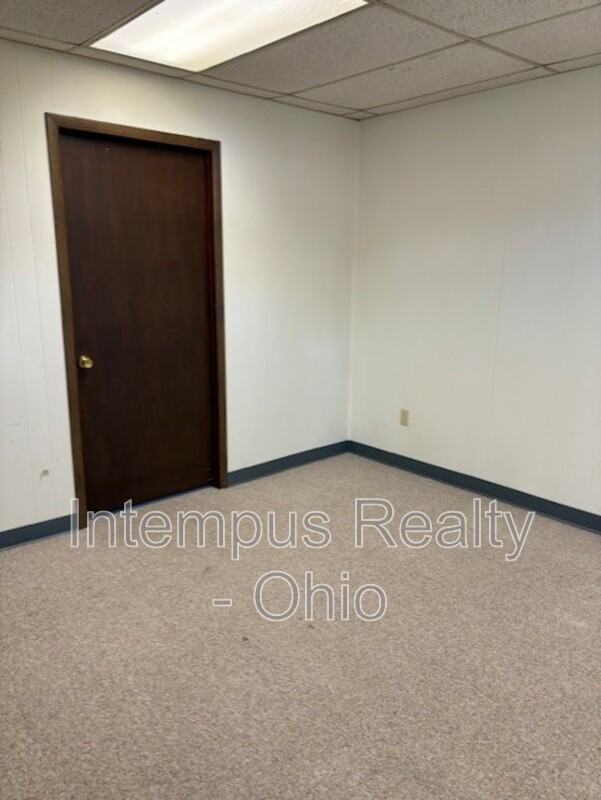 80 Elm St - Photo 3 of 4