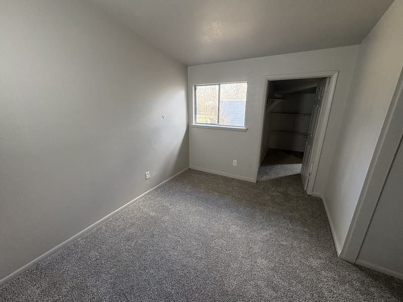 2821 E 40th Pl N - Photo 5 of 8