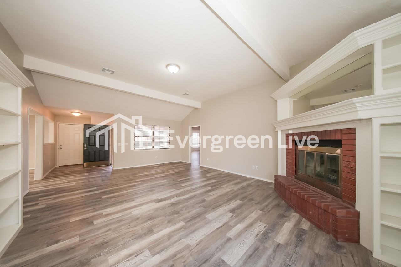 11901 Blue Moon Ave - Photo 4 of 21