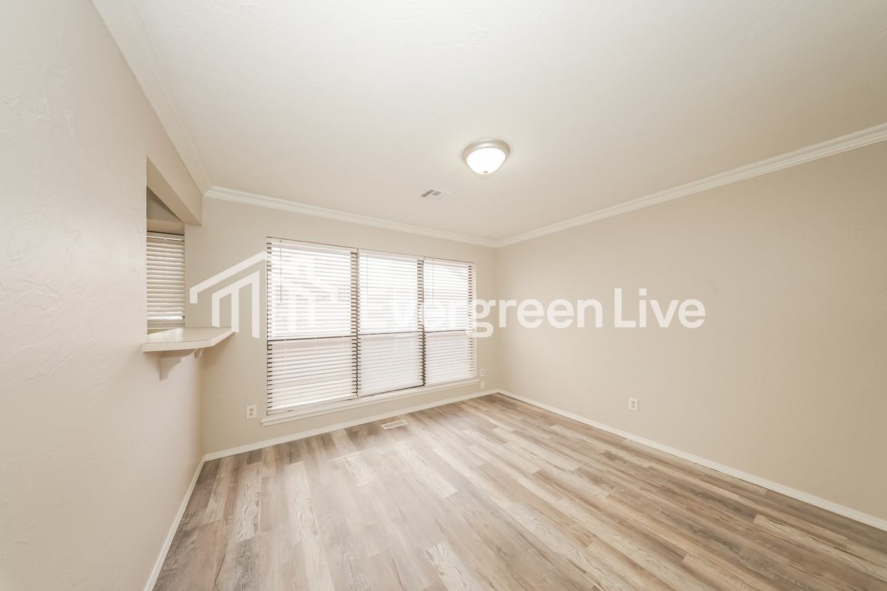 11901 Blue Moon Ave - Photo 6 of 21