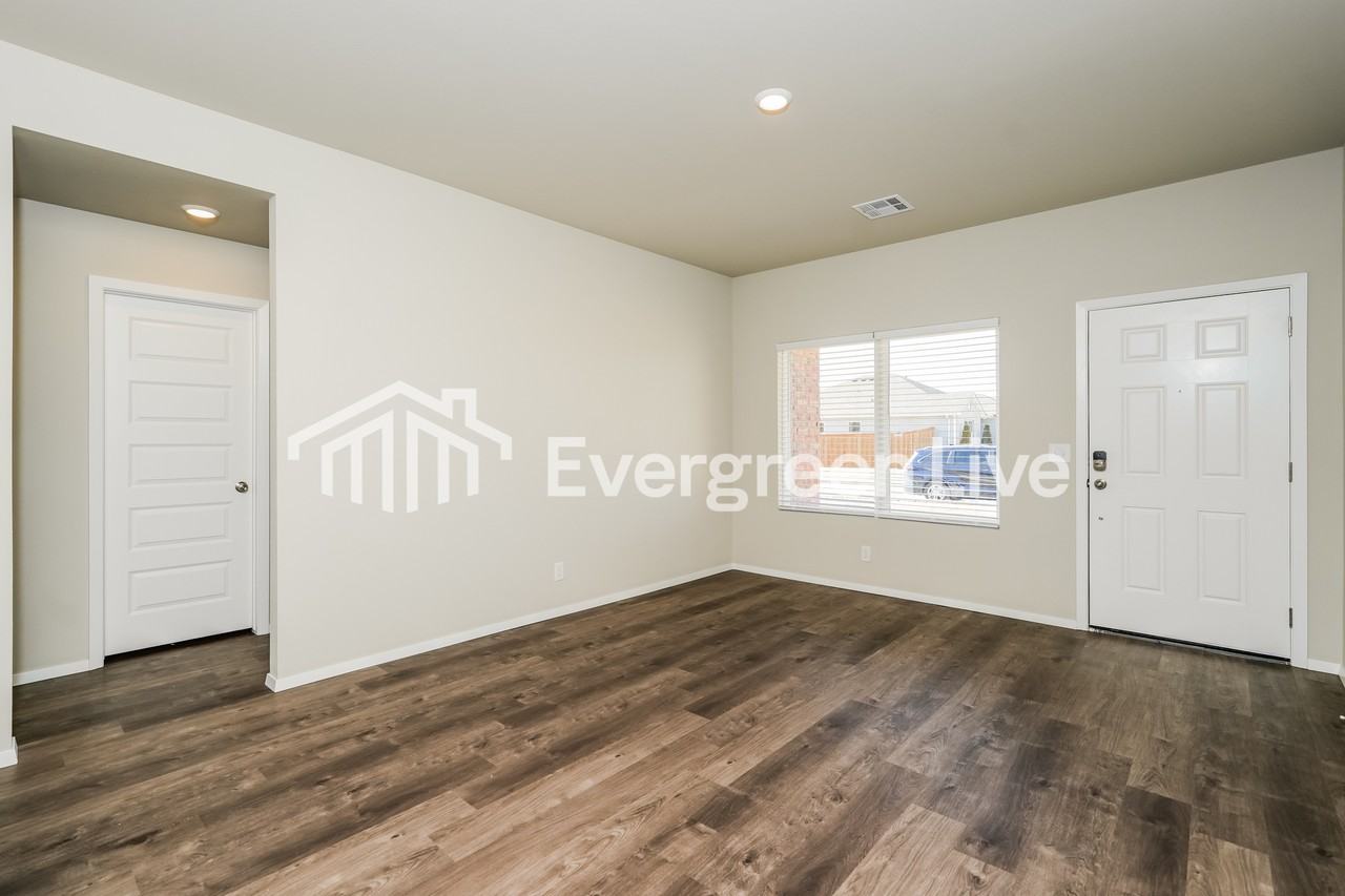 23035 S King Ridge Dr - Photo 4 of 17