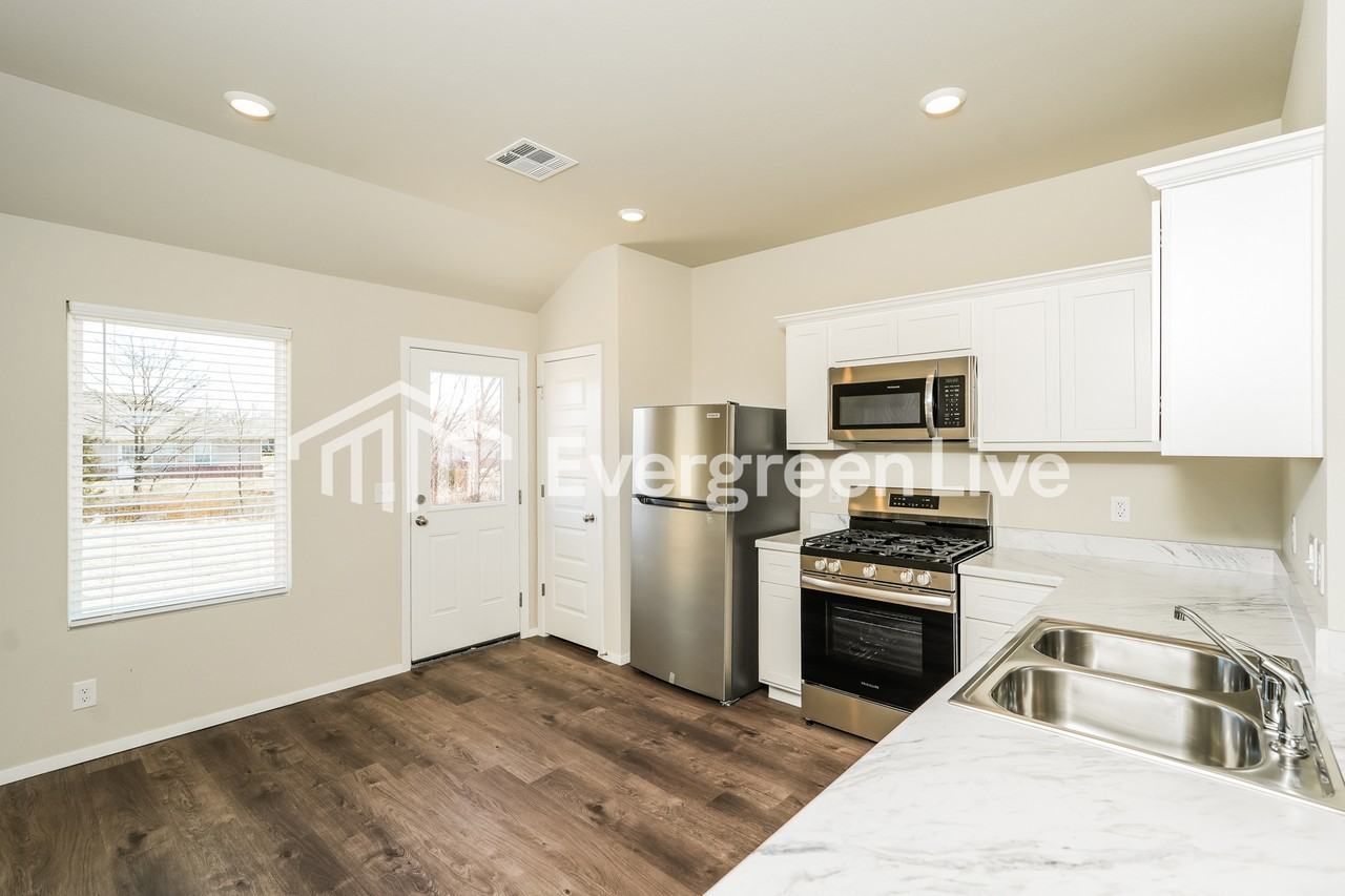 23035 S King Ridge Dr - Photo 6 of 17