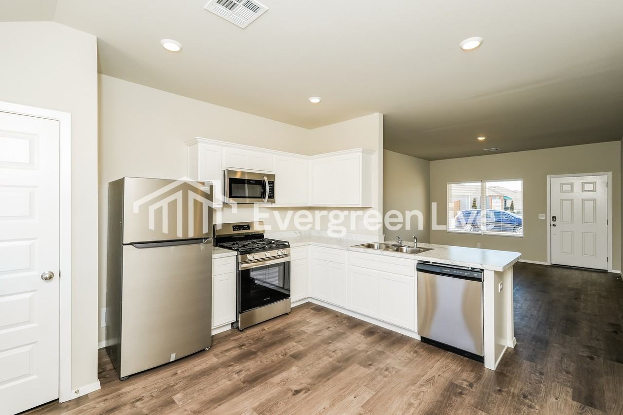 23035 S King Ridge Dr - Photo 7 of 17