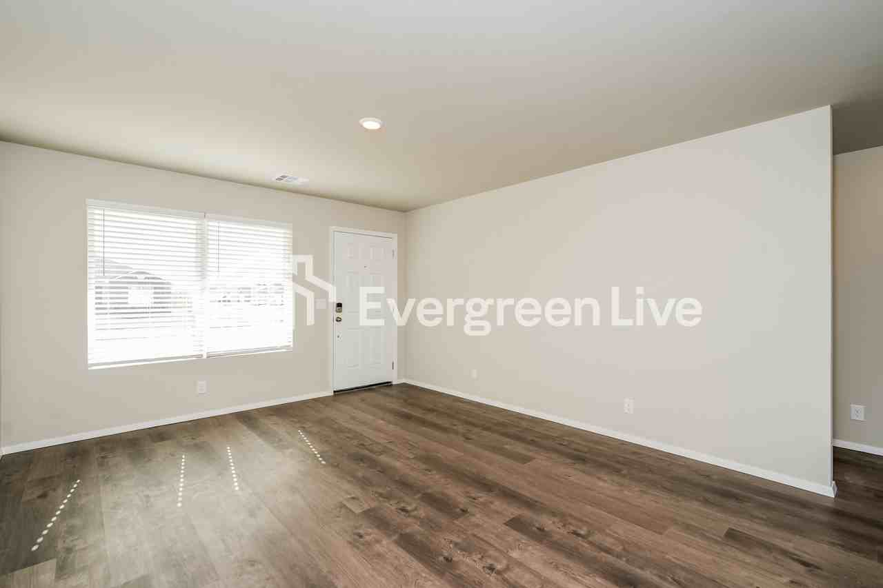 10105 E King Pl - Photo 5 of 17