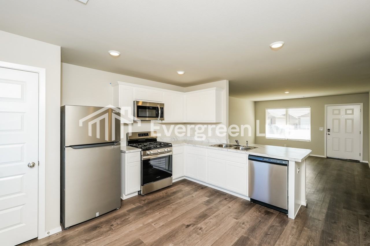 10105 E King Pl - Photo 7 of 17