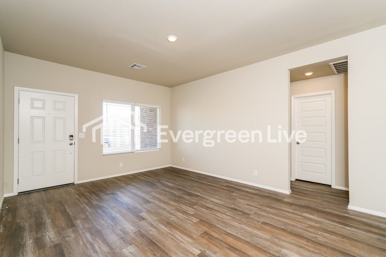 10174 E Biswell Ln - Photo 4 of 17