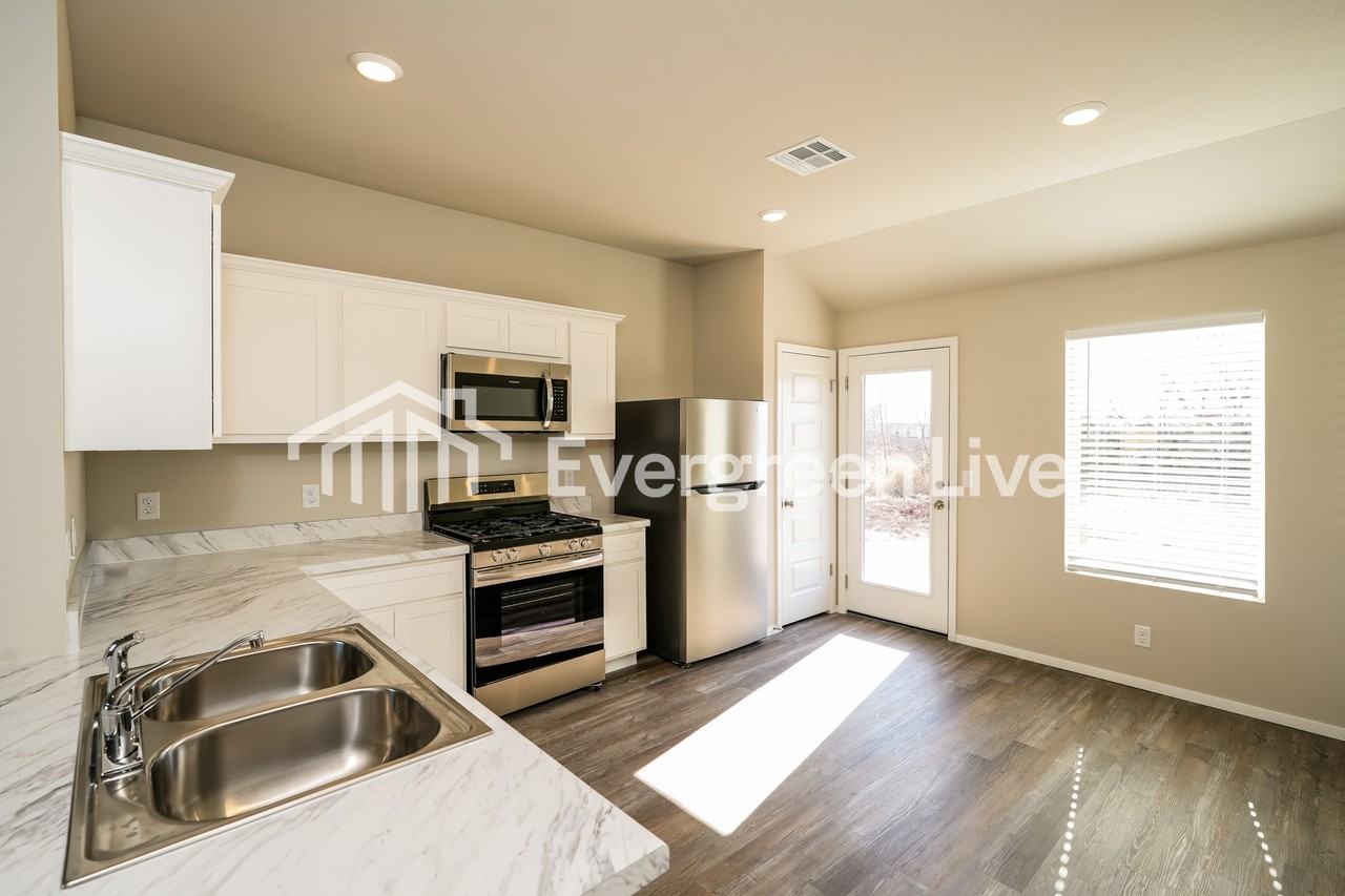 10174 E Biswell Ln - Photo 7 of 17