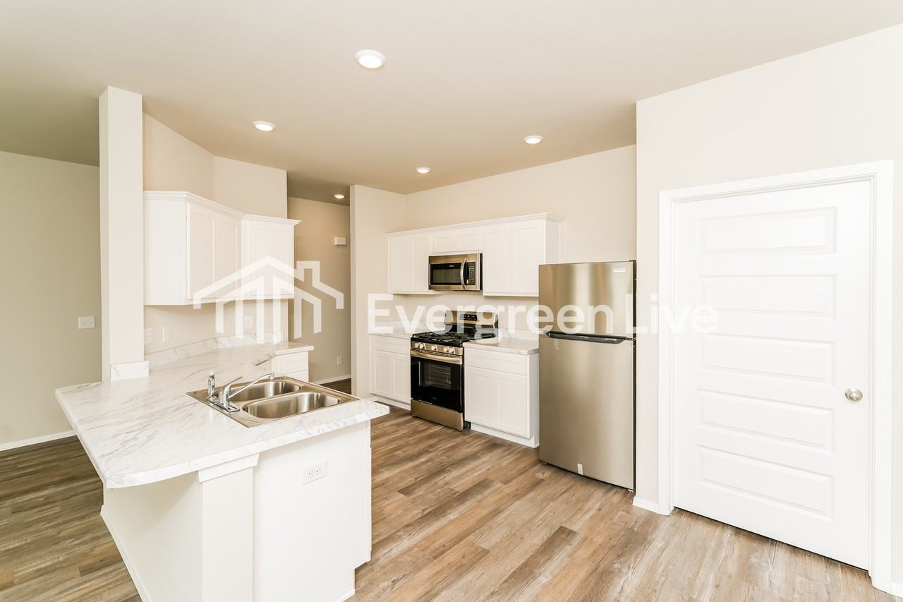 10106 E King Pl - Photo 7 of 16