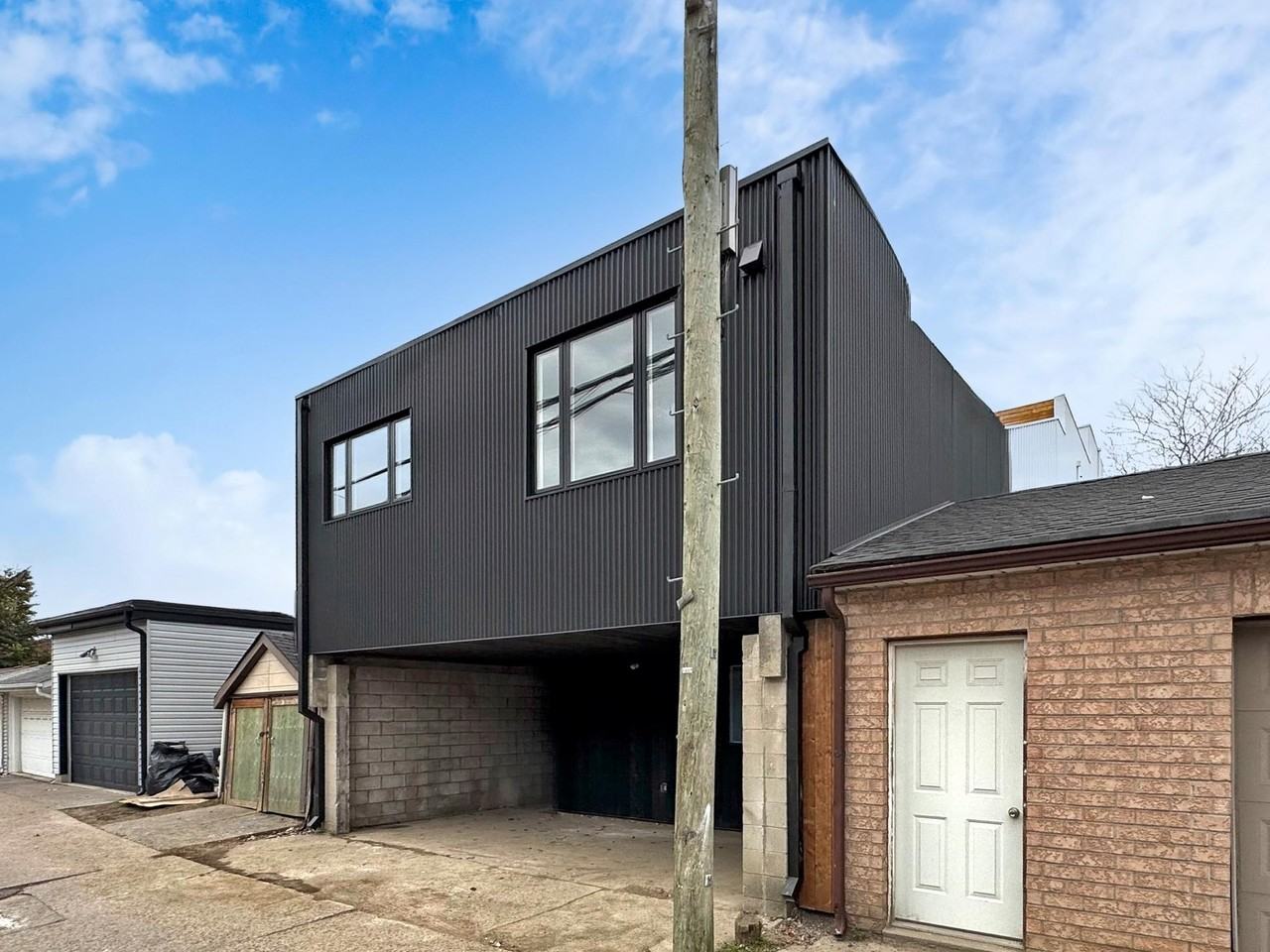 1137 Dovercourt Road - Photo 2 of 24