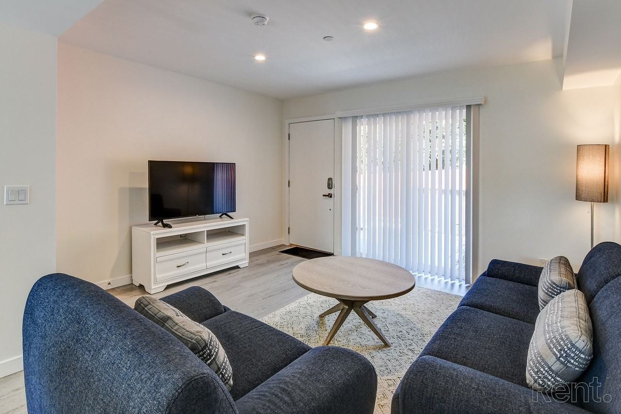 Civic Center Villas - Photo 2 of 8