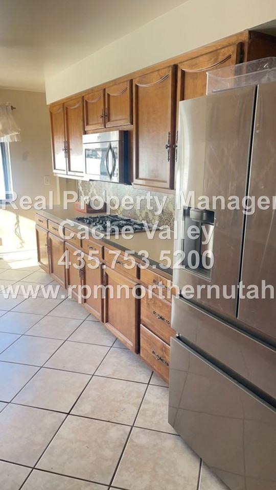 255 N 100 E - Photo 6 of 20