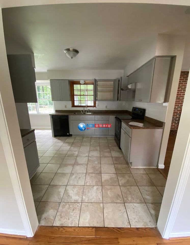 542 N Hairston Rd - Photo 5 of 18