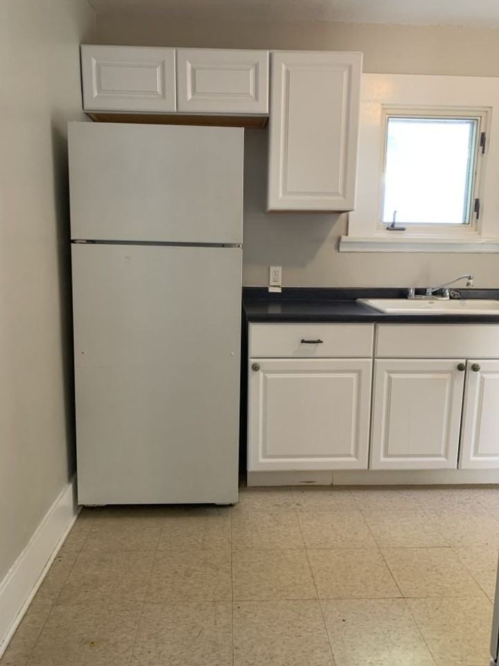 609 S Whitcomb St - Photo 7 of 24