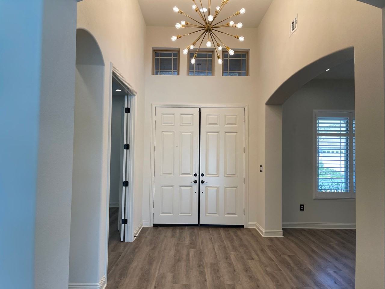 4114 Greendale Ct - Photo 2 of 26