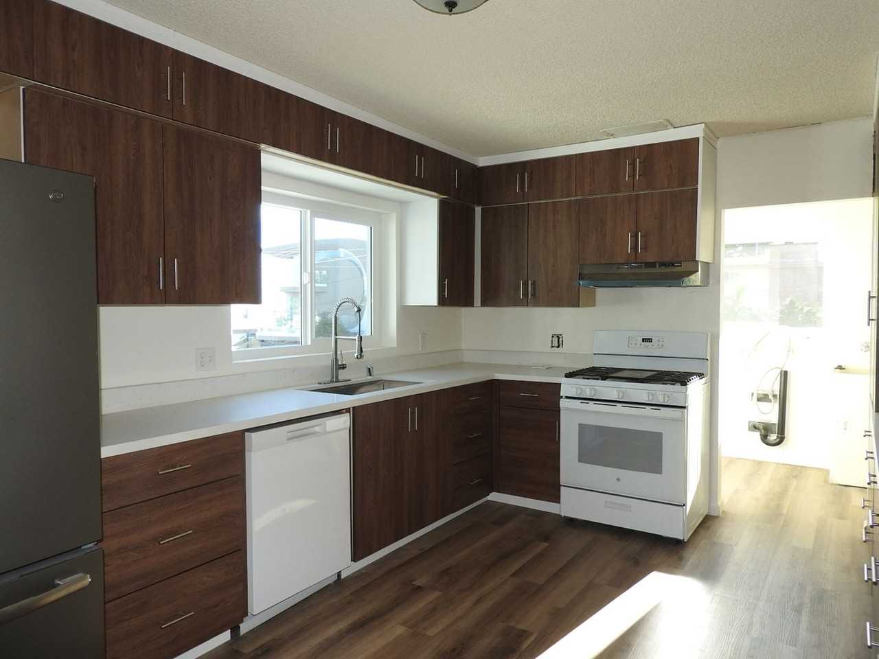 3420 Lowell St - Photo 7 of 34