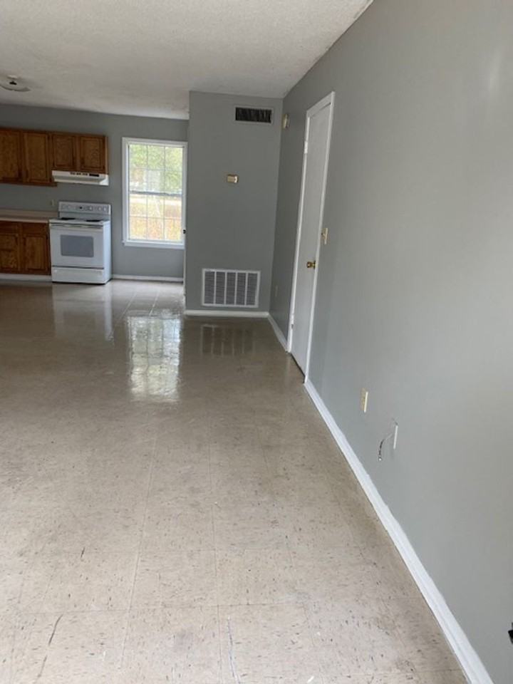 616 1/2 N Bayou Ave #J - Photo 3 of 15