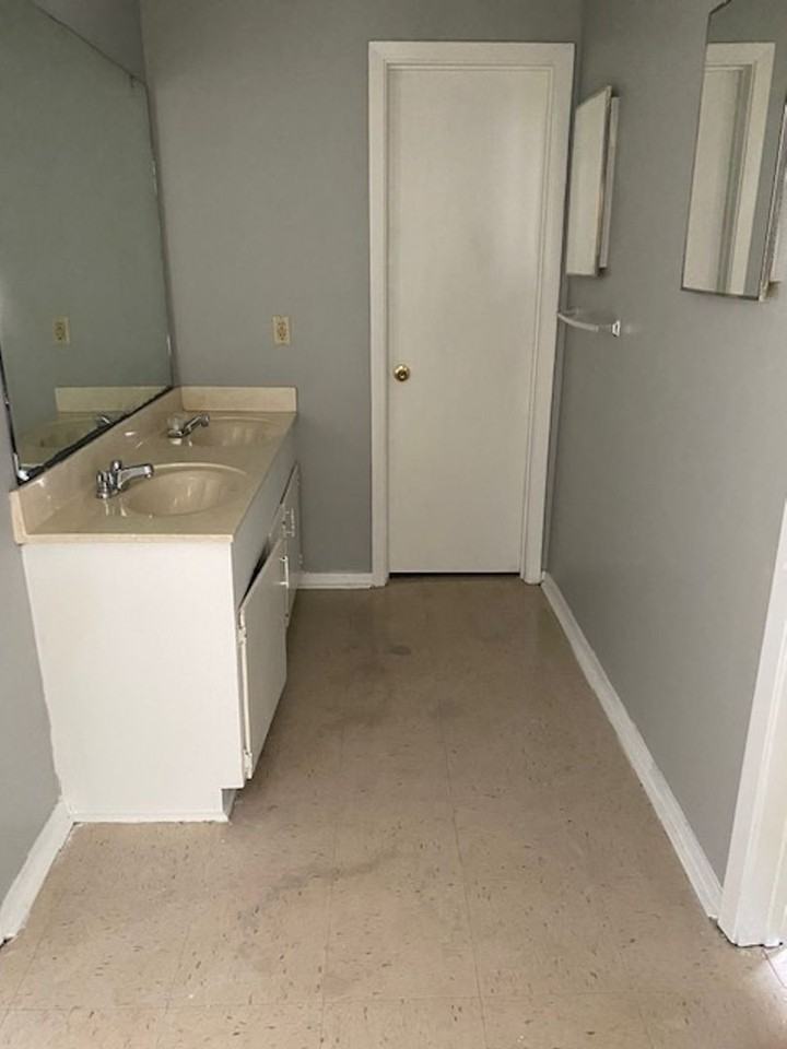 616 1/2 N Bayou Ave #J - Photo 7 of 15