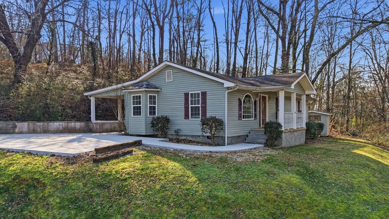 241 Mckeel Ln - Photo 2 of 16