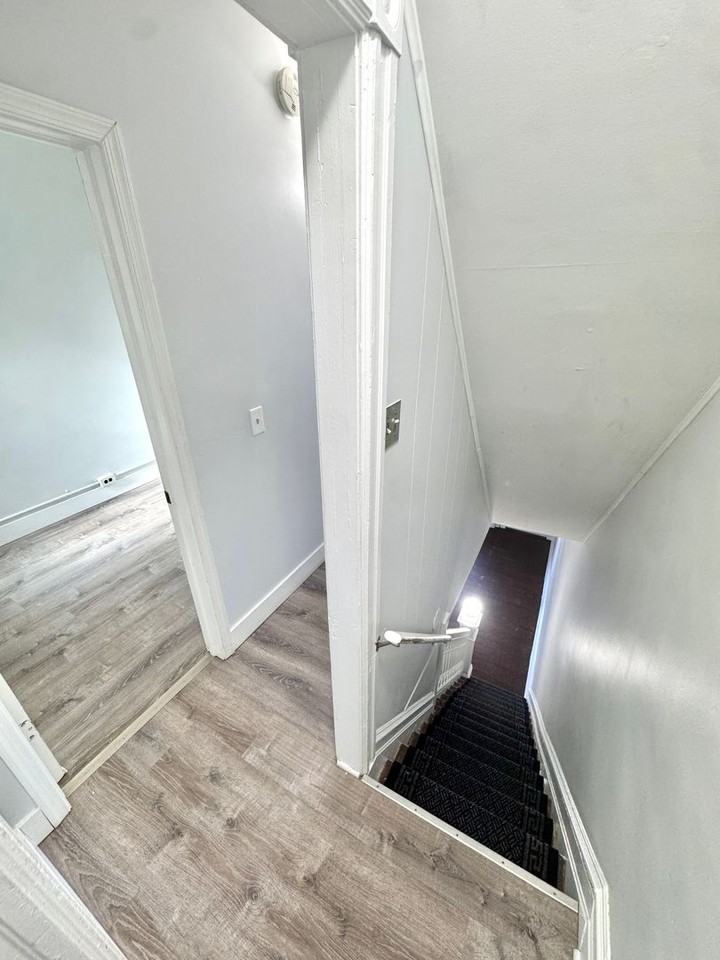 744 Saint John St - Photo 7 of 20