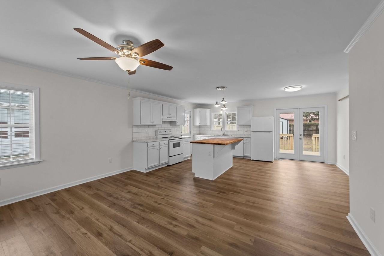 105 Shady Lane Dr - Photo 5 of 29