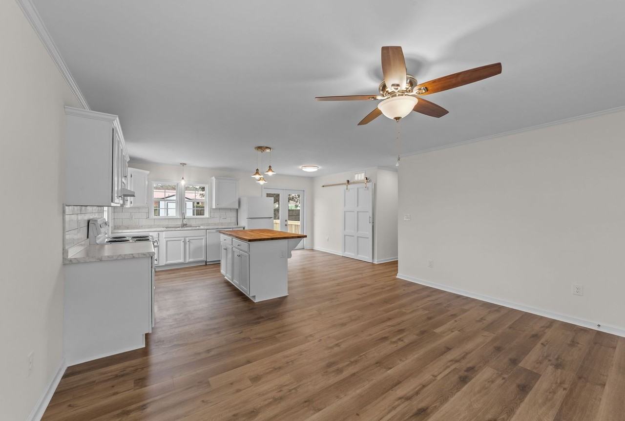 105 Shady Lane Dr - Photo 6 of 29