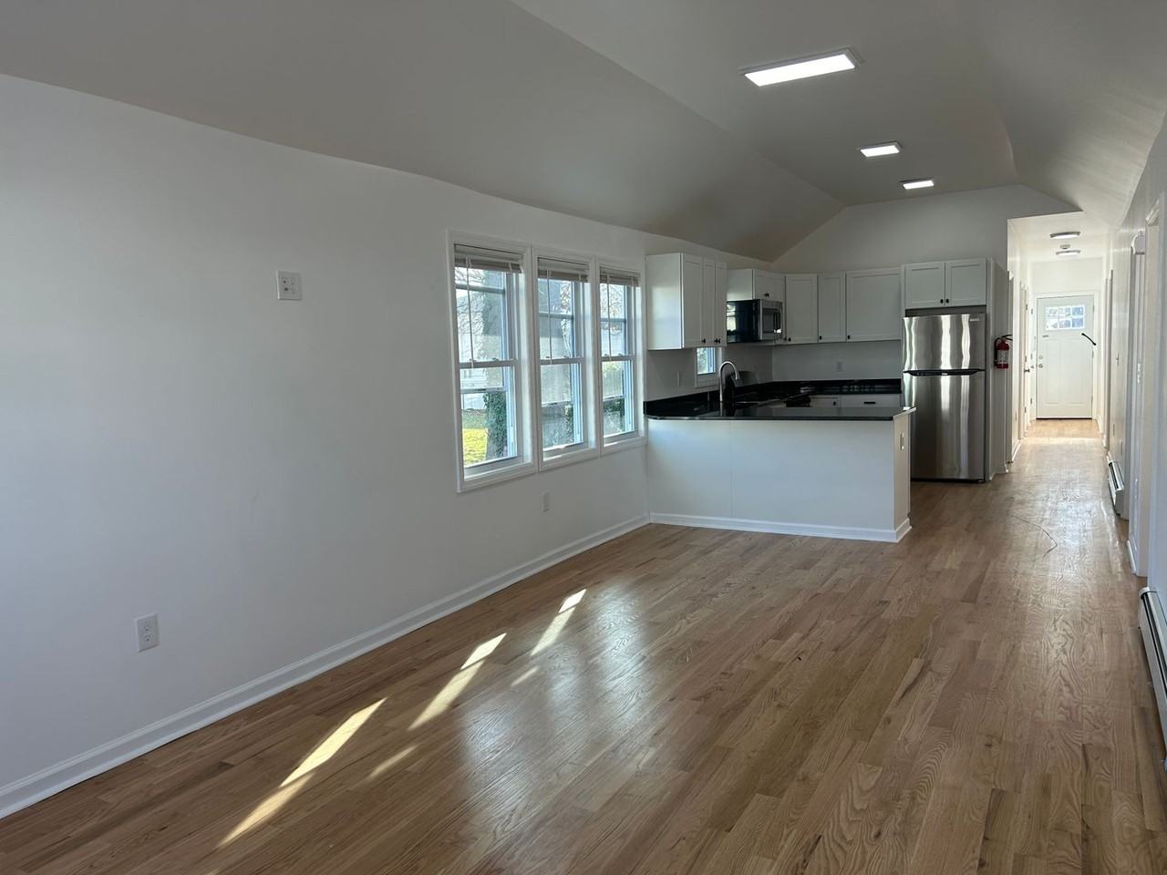 1602 Heck Ave - Photo 6 of 29