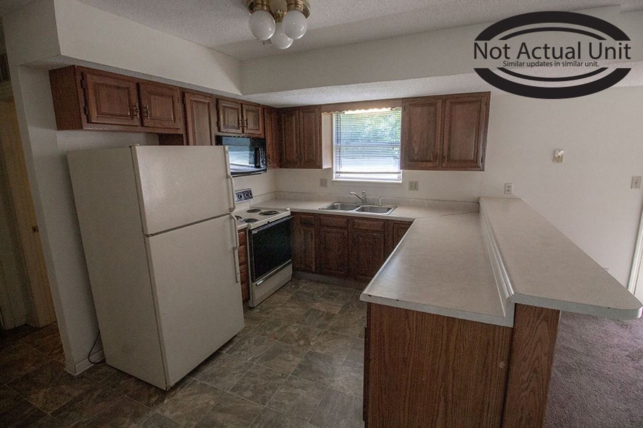 1910 Mirtle Grove Ct - Photo 5 of 28