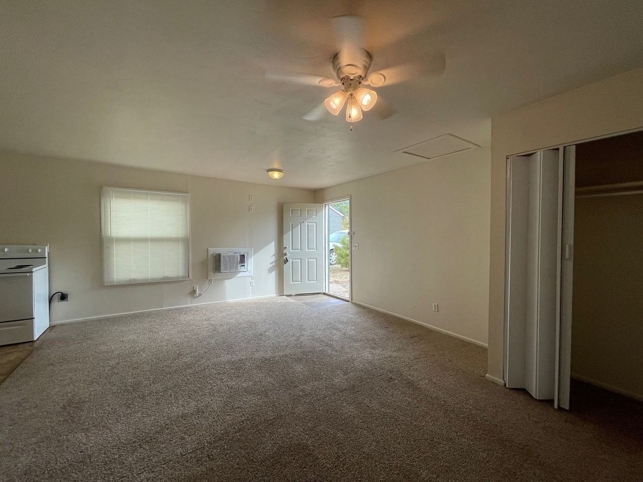 1622 S Palo Duro St - Photo 3 of 7