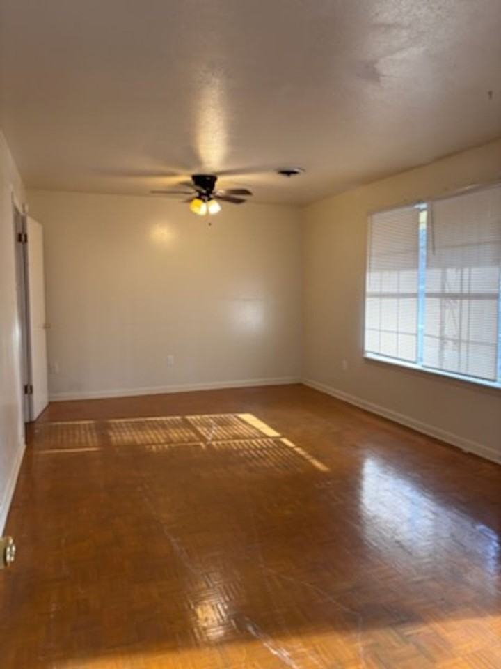 1134 Autumn St - Photo 3 of 8