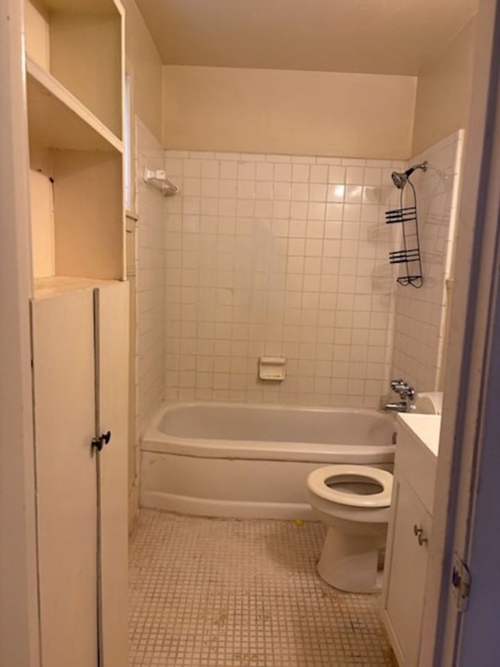 1134 Autumn St - Photo 6 of 8