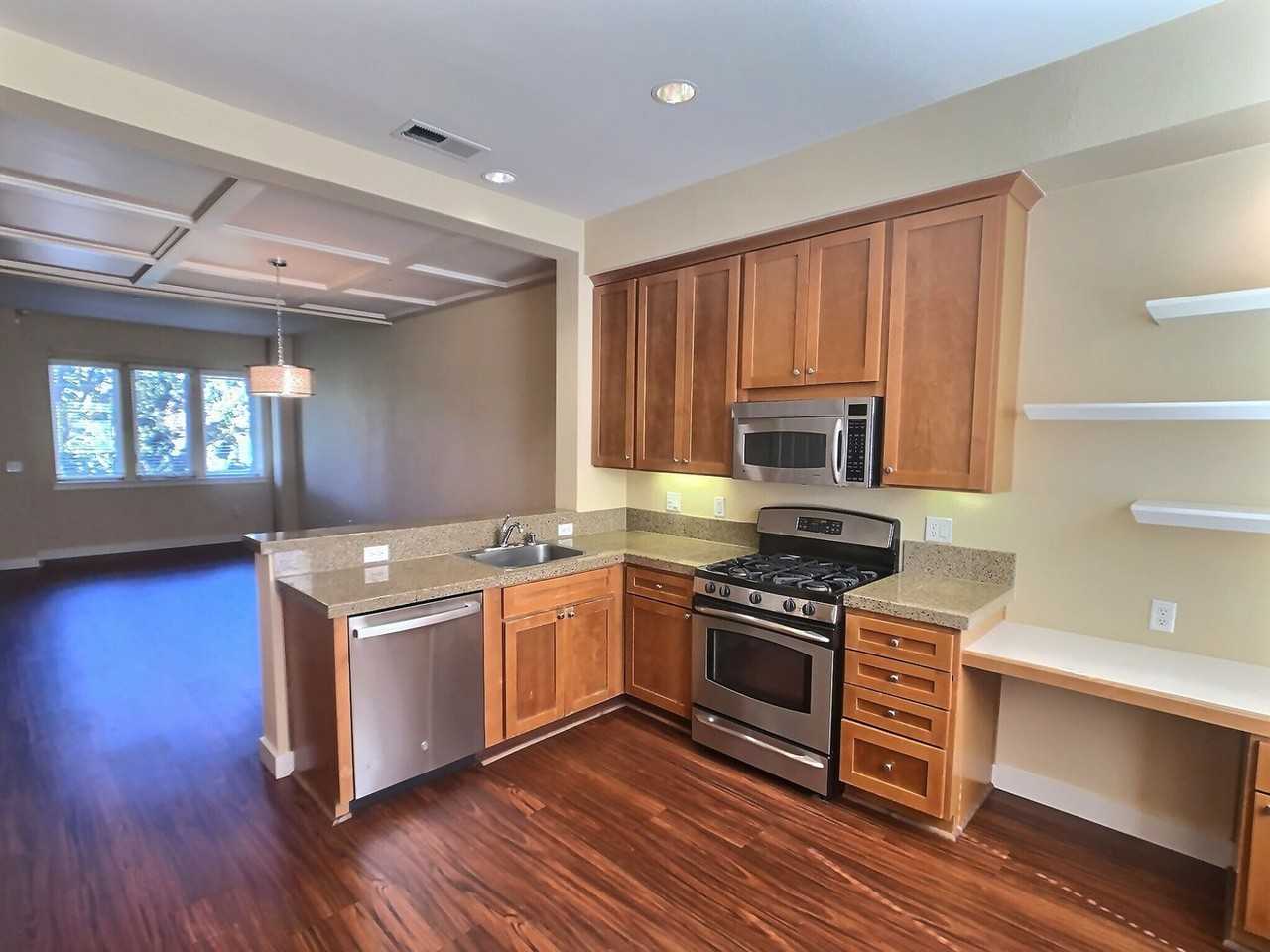 807 Frederick Cmns - Photo 6 of 22