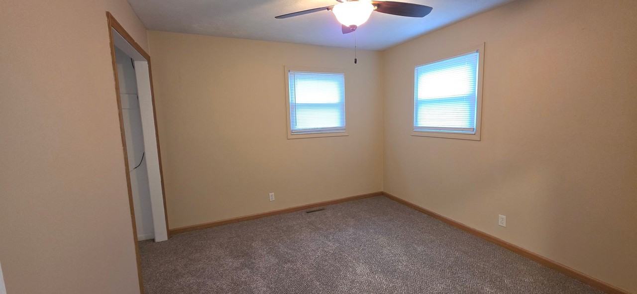 1537 E Brower St - Photo 4 of 9