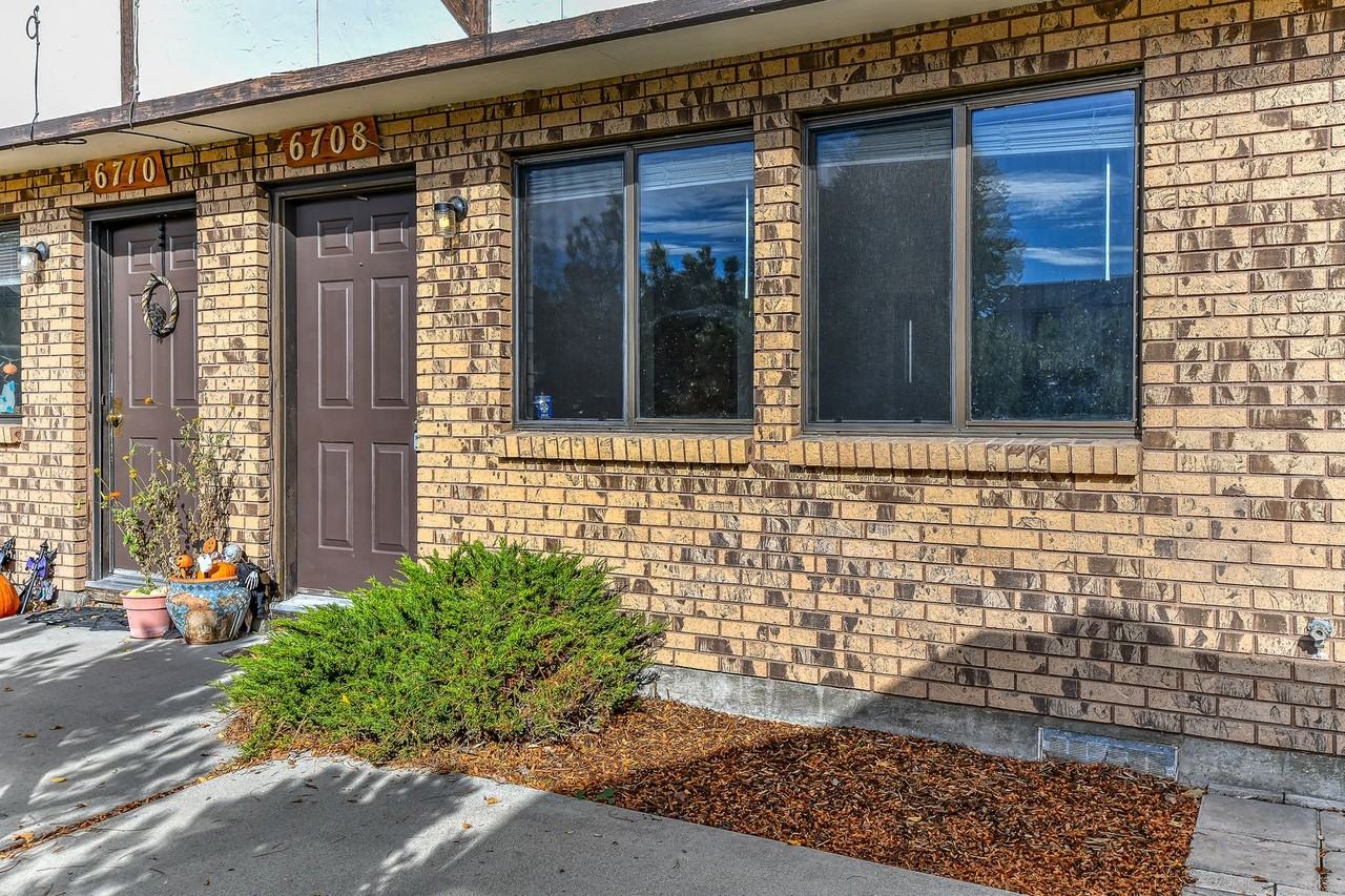 6708 W Douglas St - Photo 2 of 22