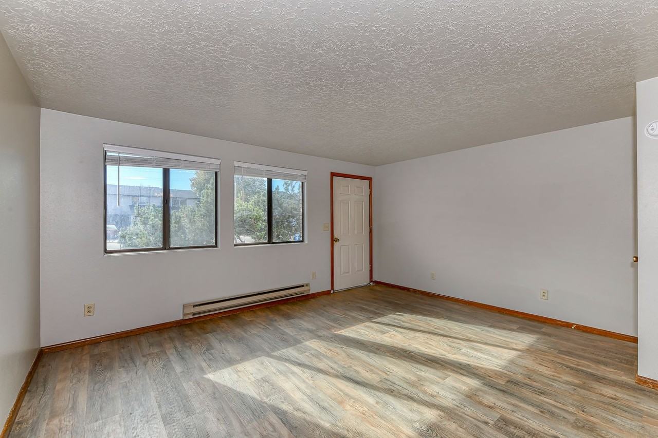 6708 W Douglas St - Photo 7 of 22