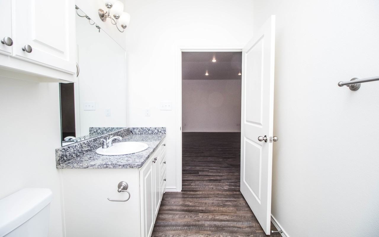 6925 20th St - Photo 6 of 29