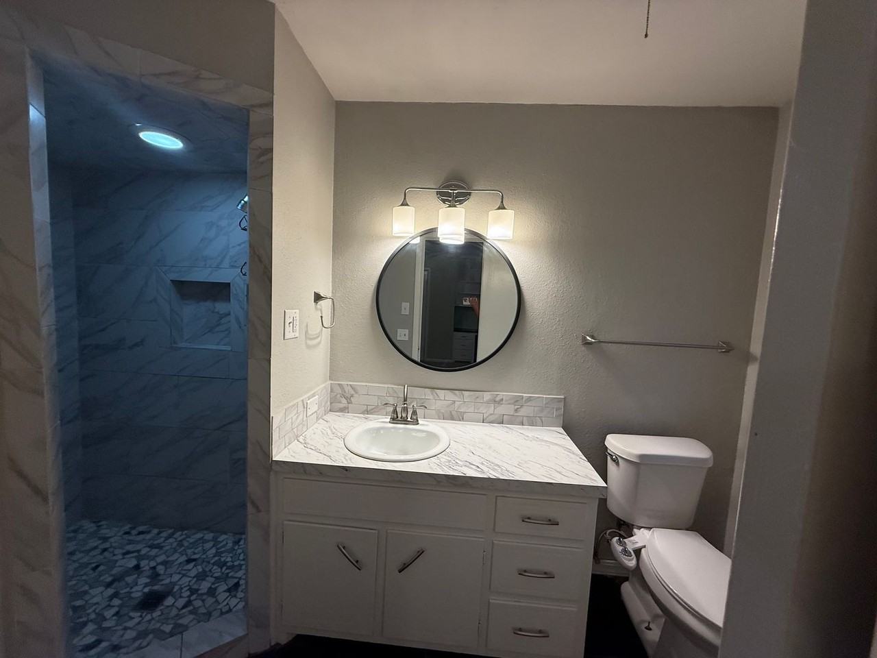 3018 68th St - Photo 6 of 11