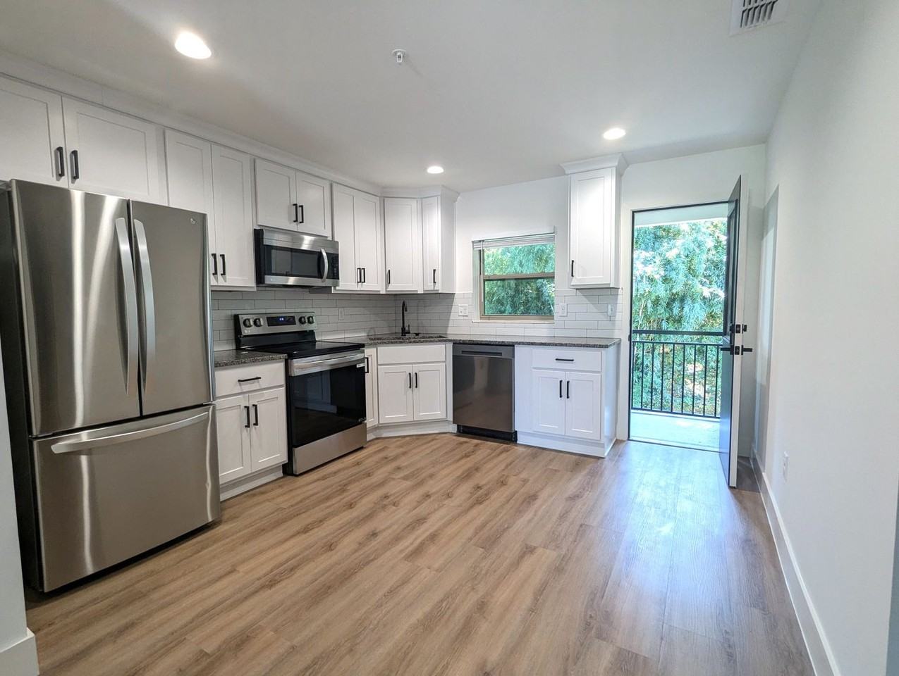 1900 Danese Ct - Photo 7 of 16