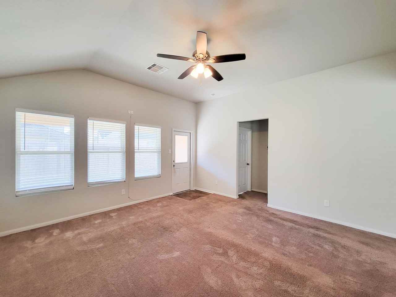 1046 Steel Blue Dr - Photo 6 of 39