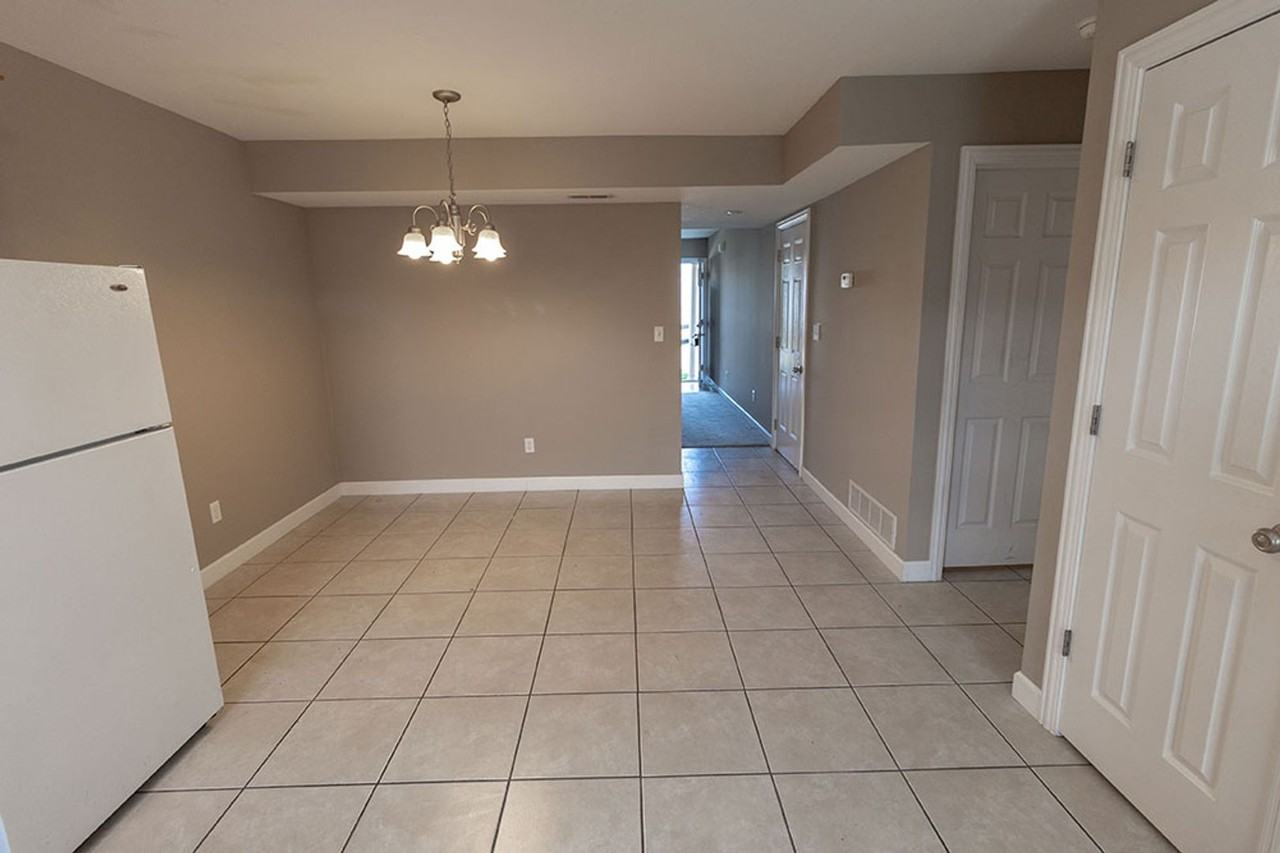 4802 Edenton Blvd - Photo 7 of 38