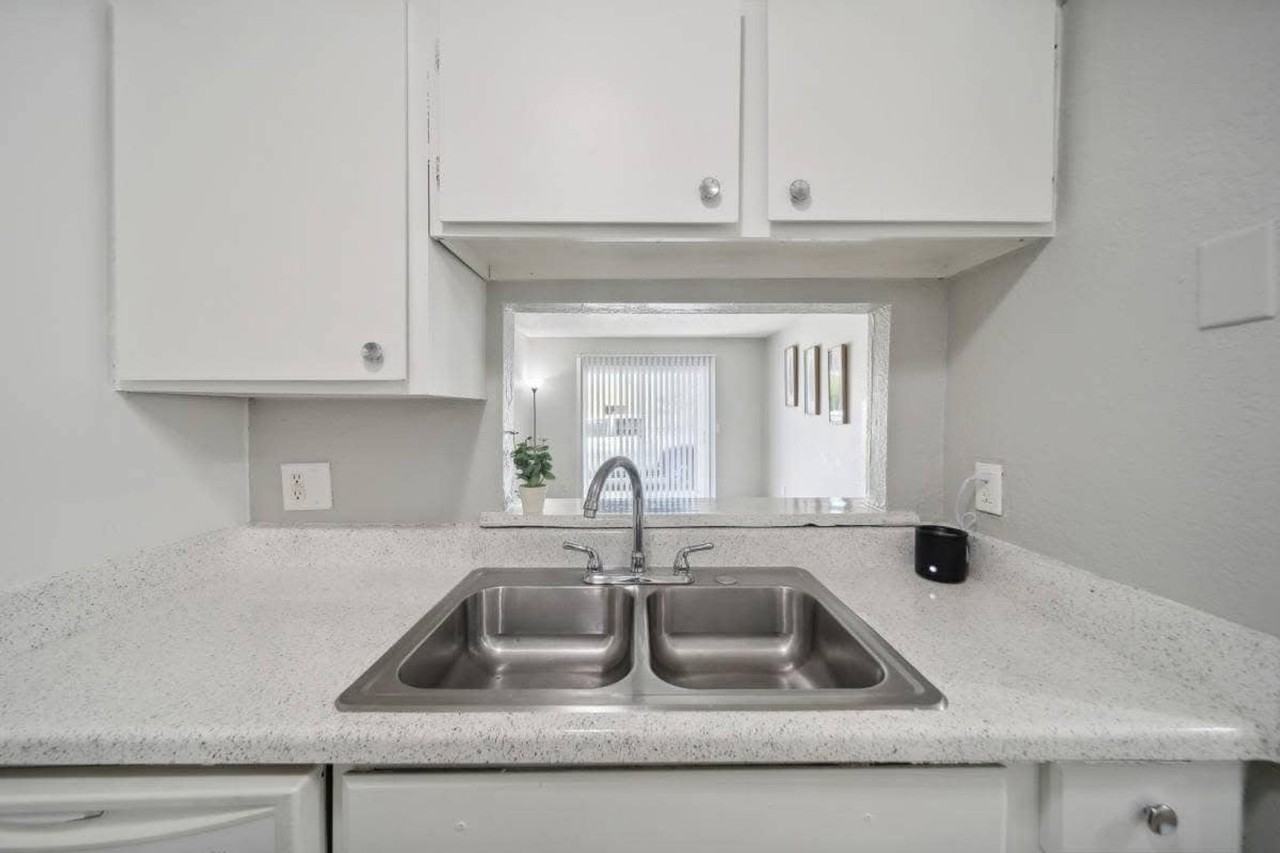 Boca Vista Apartments - Photo 5 of 33