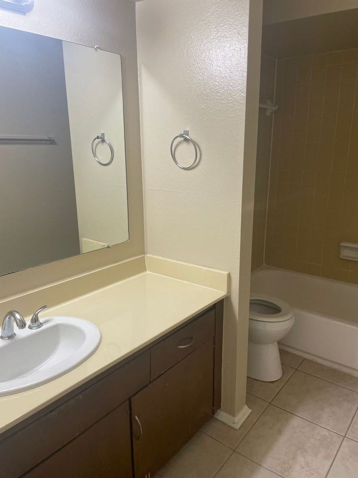 5937 E 33rd Ct - Photo 3 of 5