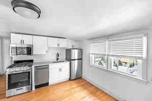 featured image of 107 Caroline St