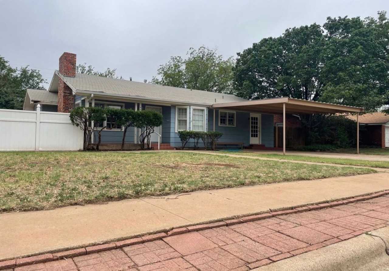 4805 12th St - Photo 2 of 5